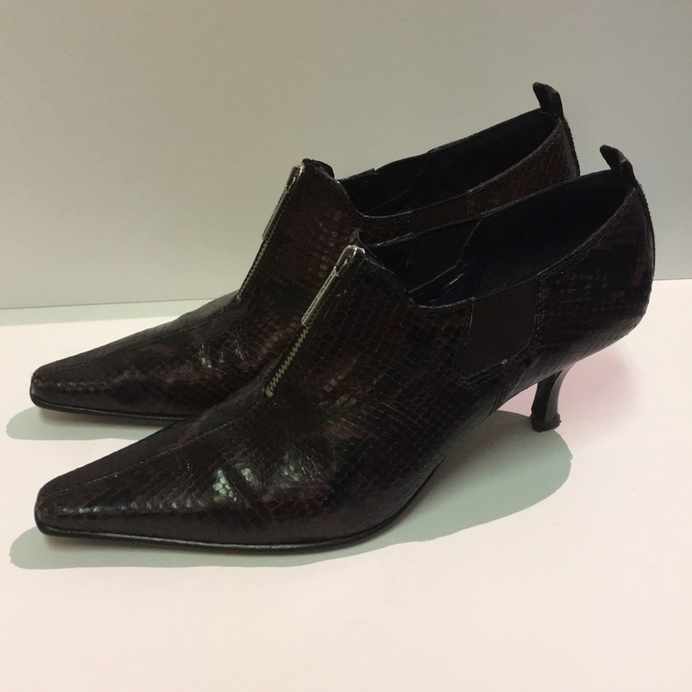 DONALD J PLINER leather heels